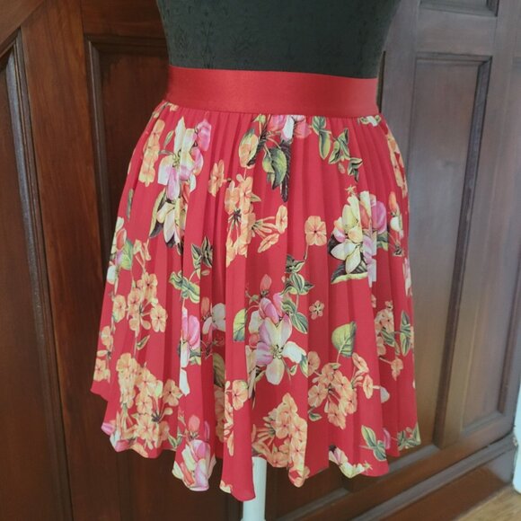Express Floral Print Red Skater Skirt XS Lightweight & Flowy Womens Apparel - Picture 1 of 7